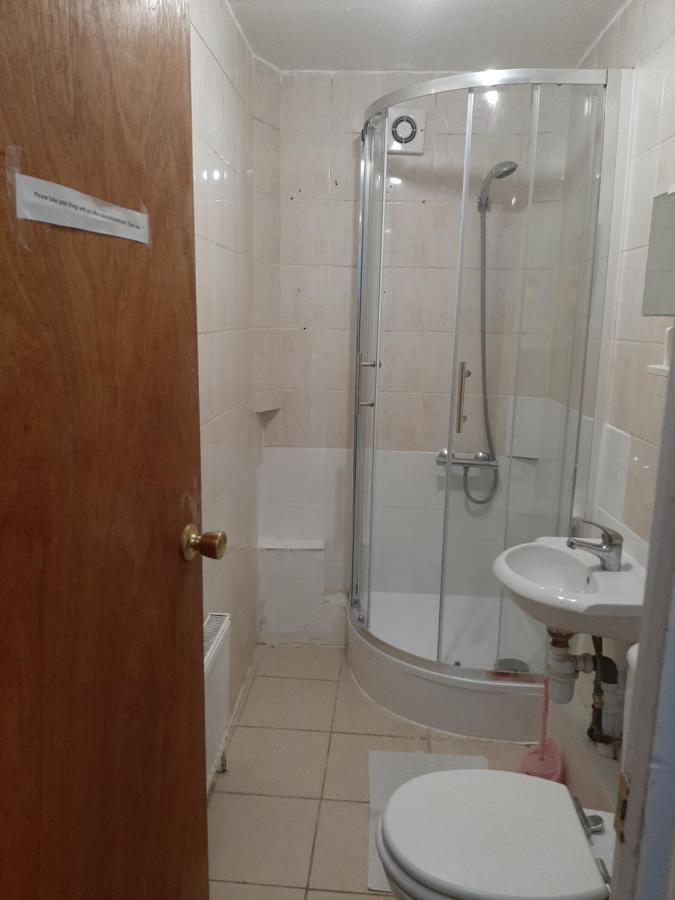 Single Bedrooms With Wifi And Underbed 10 London Eksteriør bilde